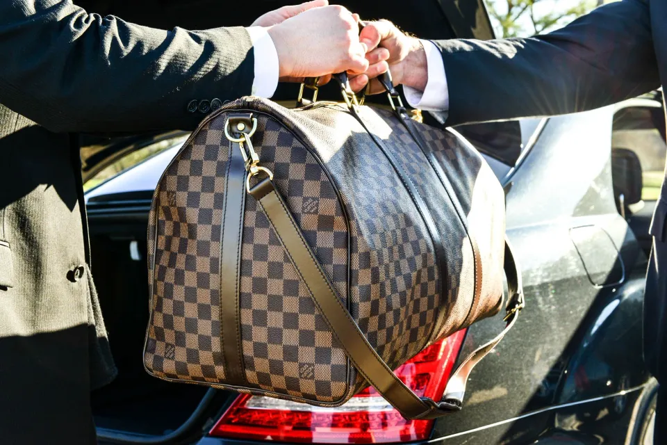 black car service in New Orleans by professional chauffeur