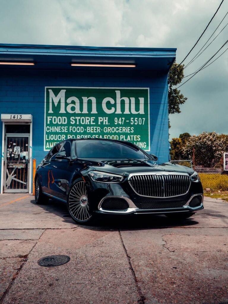 Luxury limo and black car service in New Orleans operated by a professional chauffeur