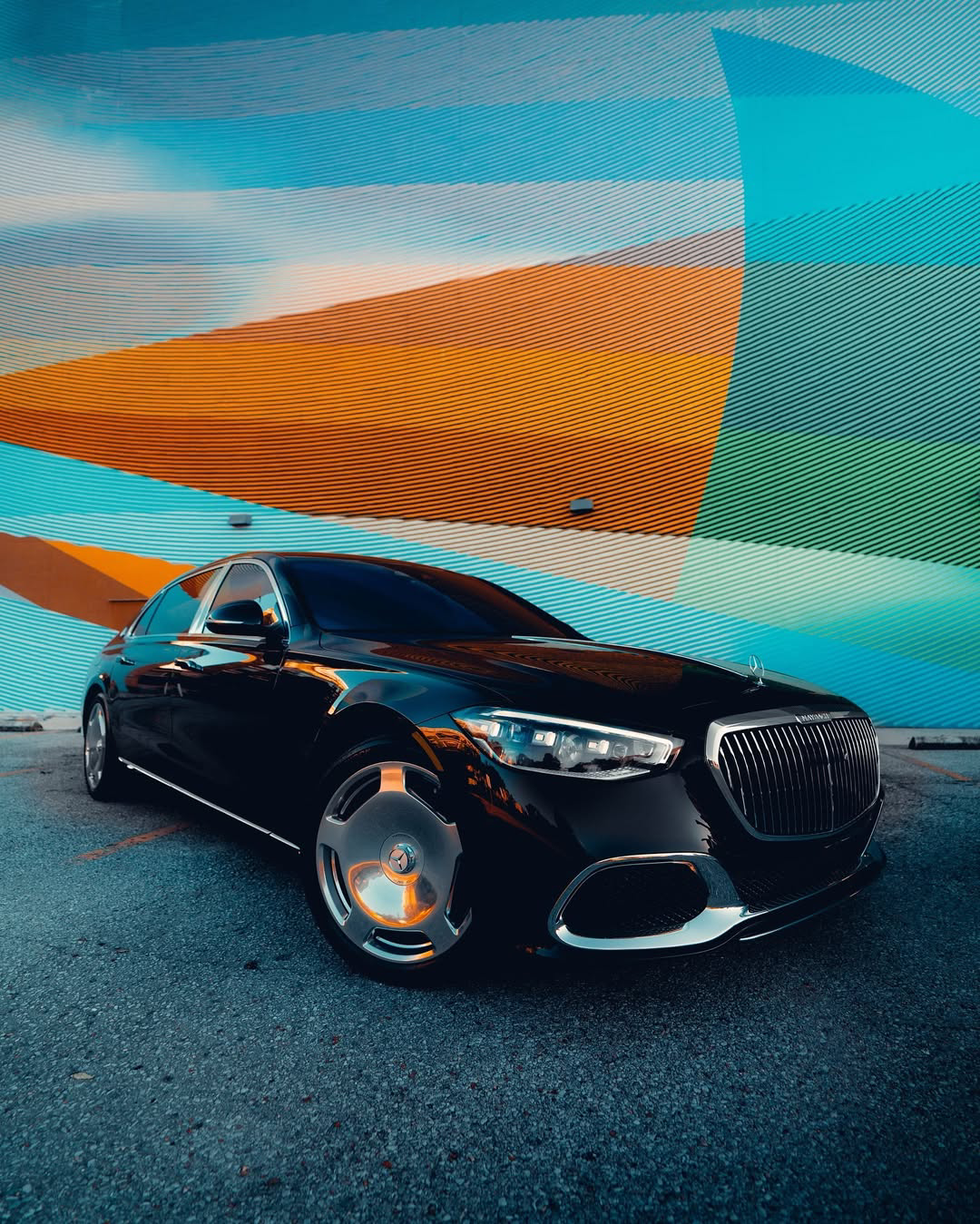 High-end car service in New Orleans with luxury chauffeur and premium black car