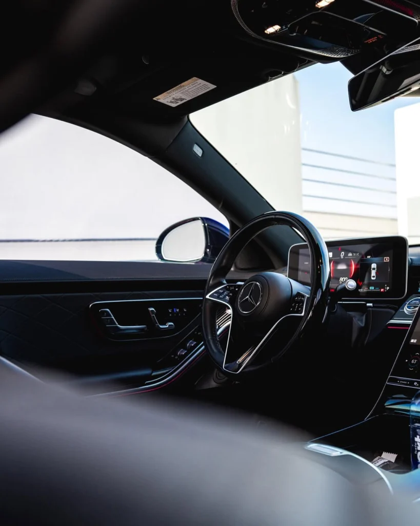 Luxury limousine service operating in New Orleans for business and private travelers